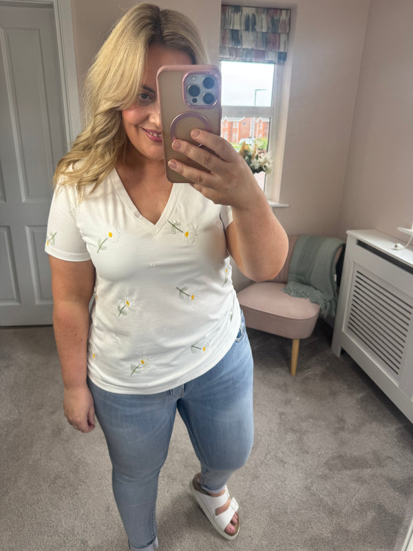 Charlie daisy tee